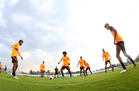 Paulinho, Mantuan, Filipe, Willian, Cantillo e Joo no treino do Corinthians desta quinta-feira