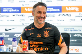 Tcnico Vtor Pereira durante apresentao no Corinthians nesta sexta-feira