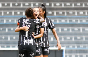 Bianca marcou o segundo gol do Corinthians