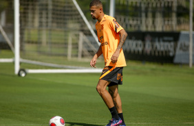 Joo Victor durante reapresentao do Corinthians aps derrota no Paulisto