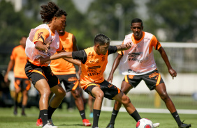 Reginaldo, Adson e Robert Renan no treino do Corinthians, no CT Joaquim Grava