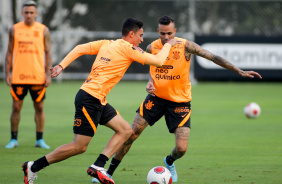 Gustavo Silva, Gustavo Mantuan e Luan no treino do Corinthians desta quarta-feira