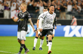 Gustavo Mantuan durante a vitria do Corinthians sobre a Ponte Preta