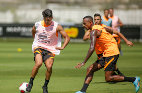 Roni e Raul Gustavo treinando pelo Corinthians