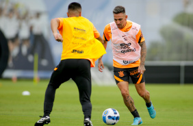 Gustavo Mosquito durante treino desta sexta-feira no CT Joaquim Grava