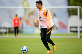 Meia-atacante Gustavo Mantuan em treino do Corinthians