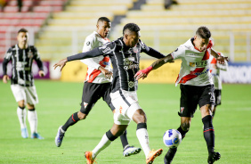 J durante a derrota do Corinthians nesta tera-feira