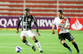 Paulinho durante a derrota do Corinthians nesta tera-feira