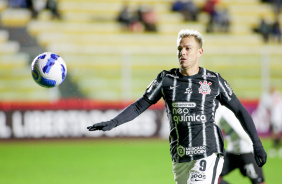 Rger Guedes entrou no segundo tempo do duelo na Bolvia