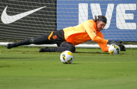 Cssio em treino do Corinthians no CT