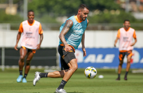 Renato Augusto durante treino do Corinthians no CT
