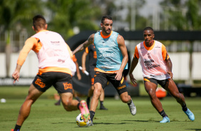 Renato Augusto e Xavier em treino no CT