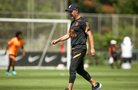 Vtor Pereira em treinamento do Corinthians no CT