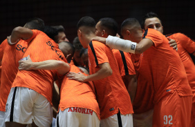 Equipe de futsal do Corinthians em jogo contra o Santo Andr