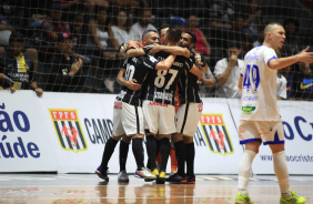 Equipe do Corinthians em jogo contra o Santo André