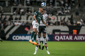 Paulinho durante o jogo entre Corinthians x Deportivo Cali