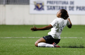 Laysla marcou o primeiro gol do Corinthians na partida