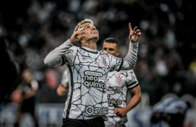 Rger Guedes fez o terceiro gol do Corinthians na Neo Qumica Arena