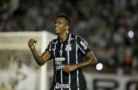 J foi o autor do gol de empate do Corinthians contra a Portuguesa na Copa do Brasil