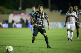 Volante Roni foi titular do Corinthians em estreia na Copa do Brasil