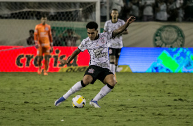 Du Queiroz durante a derrota para o Palmeiras