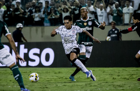 Du Queiroz durante o clssico contra o Corinthians