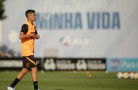 Adson durante treino do Corinthians