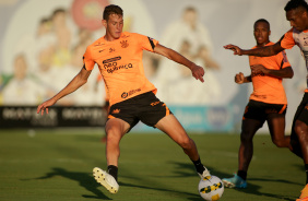 Alemo durante treino do Corinthians