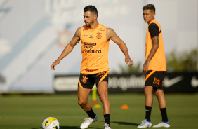 Giuliano durante treino do Corinthians