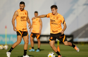 Giuliano e Lucas Piton durante treino do Corinthians
