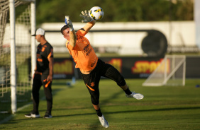 Ivan durante treino do Corinthians