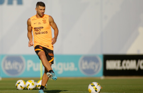 Jnior Moraes durante treino do Corinthians