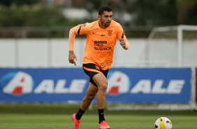 Bruno Melo em treino desta sexta-feira no CT