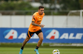 Gustavo Silva em treino desta sexta-feira no CT