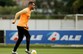 Renato Augusto em treino desta sexta-feira no CT