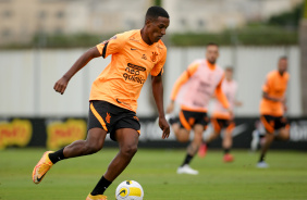 Robert Renan  em treino desta sexta-feira no CT