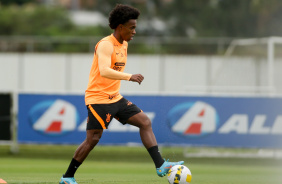 Willian em treino desta sexta-feira no CT