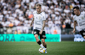 Rger Guedes e Lucas Piton durante a vitria do Corinthians contra o Fortaleza