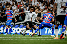 Willian durante a vitria do Corinthians contra o Fortaleza pelo Brasileiro