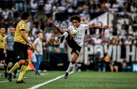 Willian durante a vitria do Corinthians contra o Fortaleza