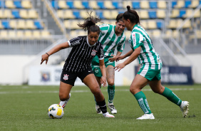 Sabrina Amorim durante jogo do Corinthians contra o Juventude