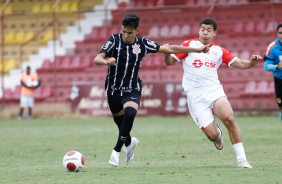 Roberto em ao na partida contra o Audax pelo Paulisto Sub-17