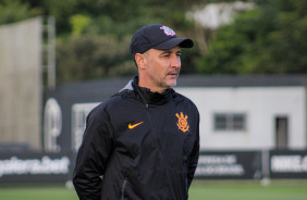 Vtor Pereira durante treino do Corinthians