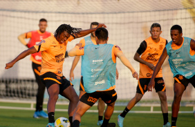 Felipe Augusto, Adson e Robert Renan completam treino de Vtor Pereira