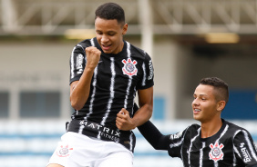 Arthur Sousa marcou dois gols na partida contra o Santo Andr