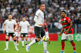Giovane recebeu mais uma chance na equipe principal do Corinthians