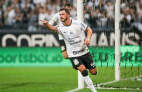 Giuliano marcou o segundo gol do Corinthians contra a Portuguesa