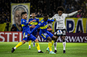 Willian durante o duelo entre o Corinthians e Boca Juniors