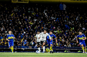 Du Queiroz durante o jogo entre Boca Juniors e Corinthians na Bombonera