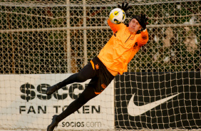 Goleiro Cssio no CT Joaquim Grava